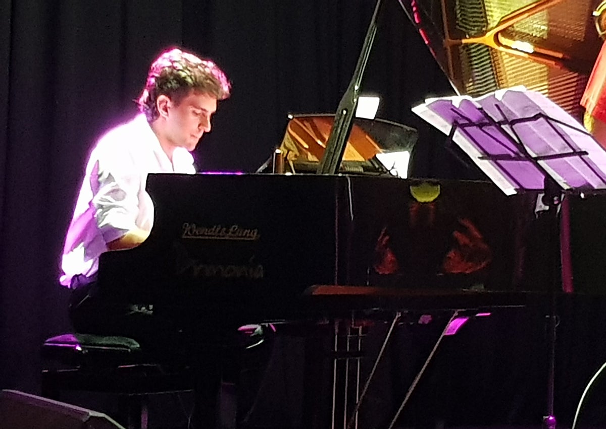 Imagen secundaria 1 - El jardinero saxofonista de Alhaurín de la Torre