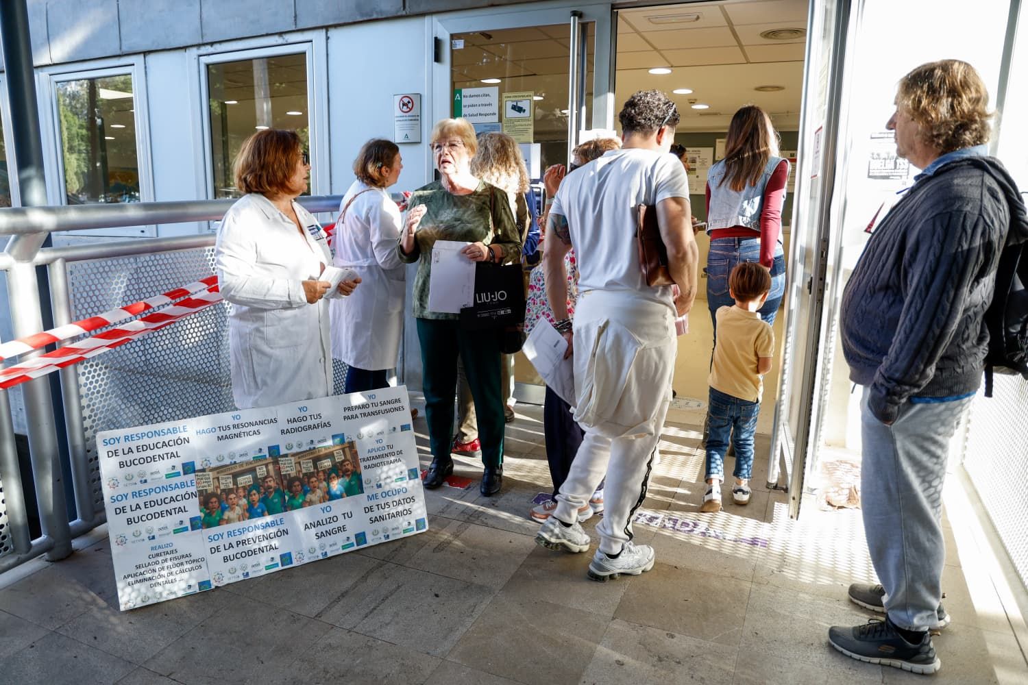 La huelga de técnicos superiores sanitarios en Málaga, en imágenes
