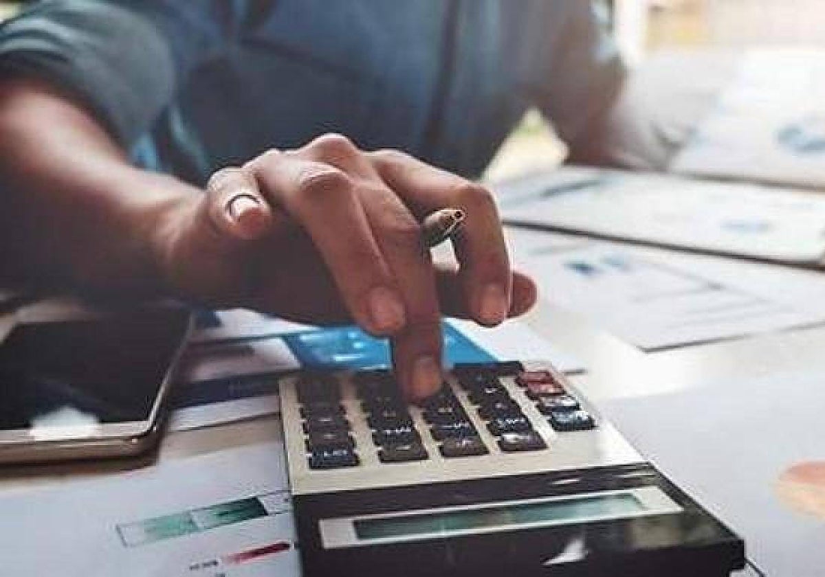 Deniegan la pensión de jubilación a un autónomo de Málaga por no haber cotizado dos años en los 15 anteriores a su retiro y adeudar 22.000 euros