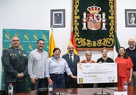 Acto de entrega de la recaudación obtenida en los actos del Día del Pilar.
