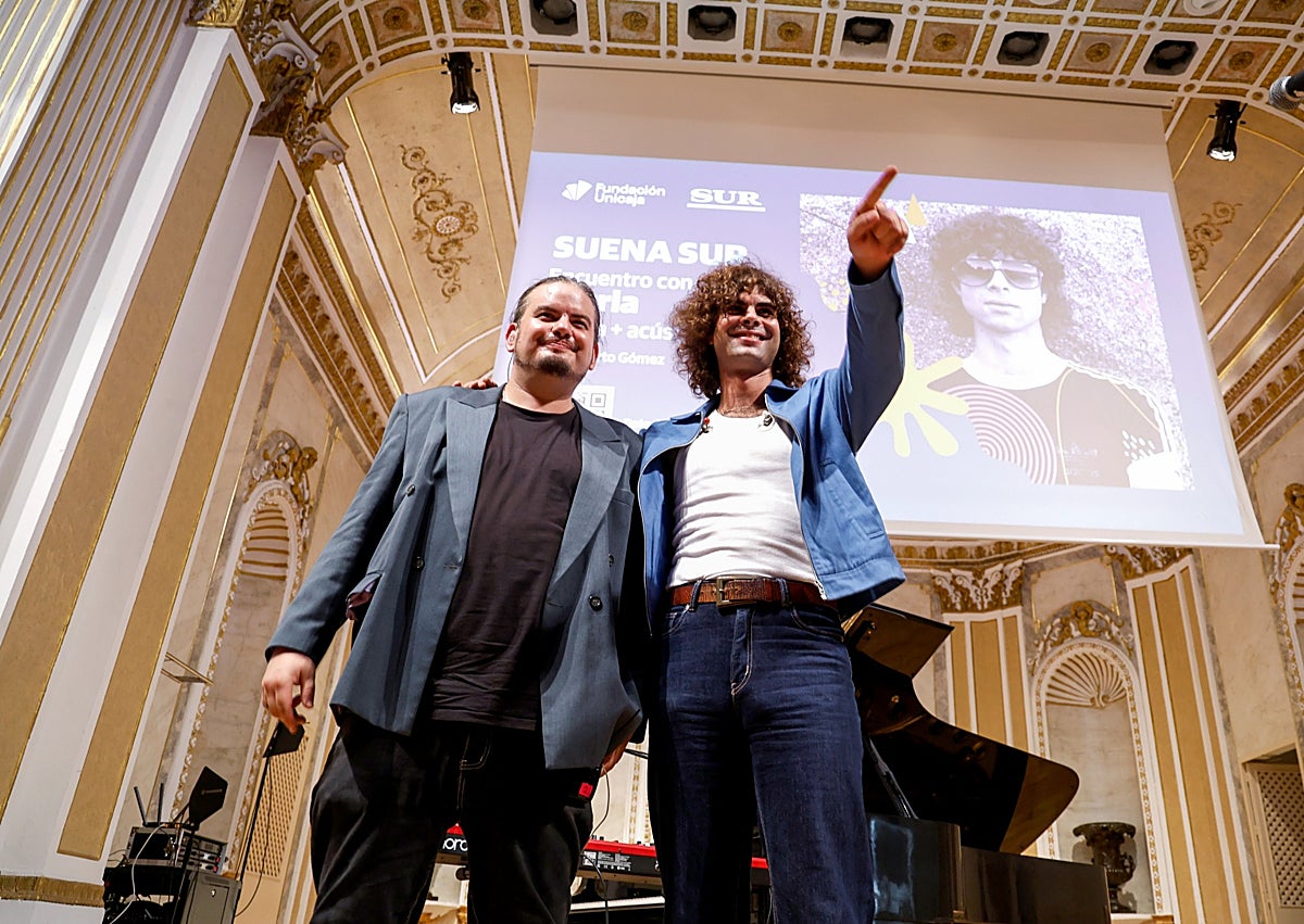 Imagen secundaria 1 - Sarria junto a Eduardo Díaz-Miguel, durante el concierto. 