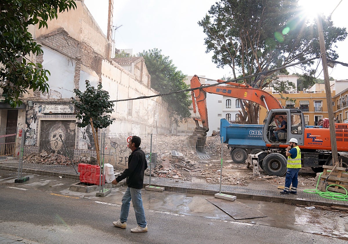 Obras de derribo de los edificios de la calle Lagunillas.