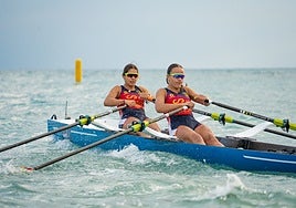 Marta Paradas (izquierda), en pleno esfuerzo este viernes.