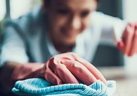 Retiran el paro a una limpiadora que dejó de acudir a su trabajo a propósito para que la despidiesen