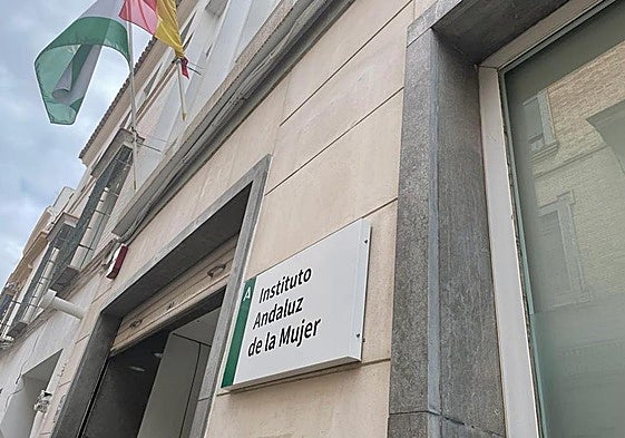 Los centros de la mujer de la Junta de Andalucía atienden a 335 usuarias al día