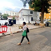 Imagen de la plaza de la calle Sevilla, situada frente al CEIP Pablo Ruiz Picasso.