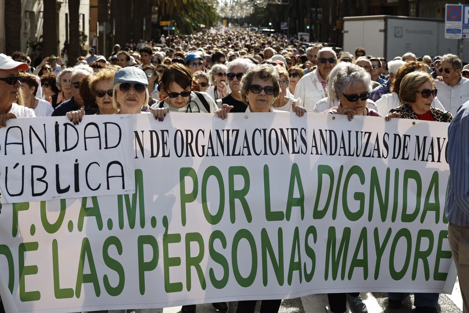 Fotos | Miles de personas recorren el Centro de Málaga en defensa de la sanidad pública