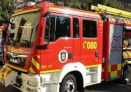 Hallan el cadáver de un hombre en Málaga tras acceder los bomberos a su casa porque no respondía a llamadas