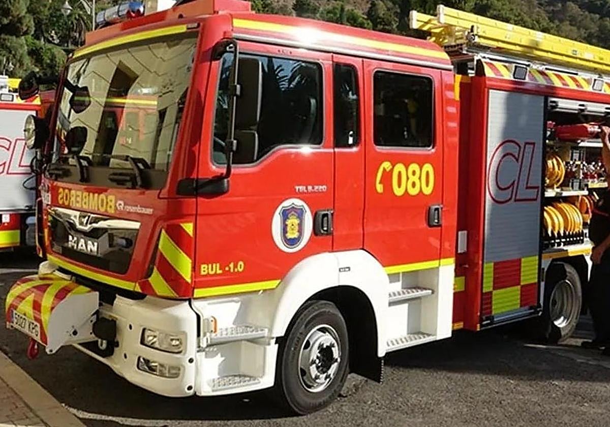 Hallan el cadáver de un hombre en Málaga tras acceder los bomberos a su casa porque no respondía a llamadas
