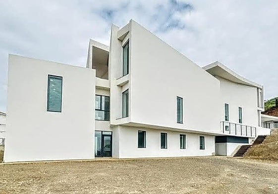 Imagen del exterior del nuevo edificio construido en el barrio del Pilar de Vélez-Málaga.