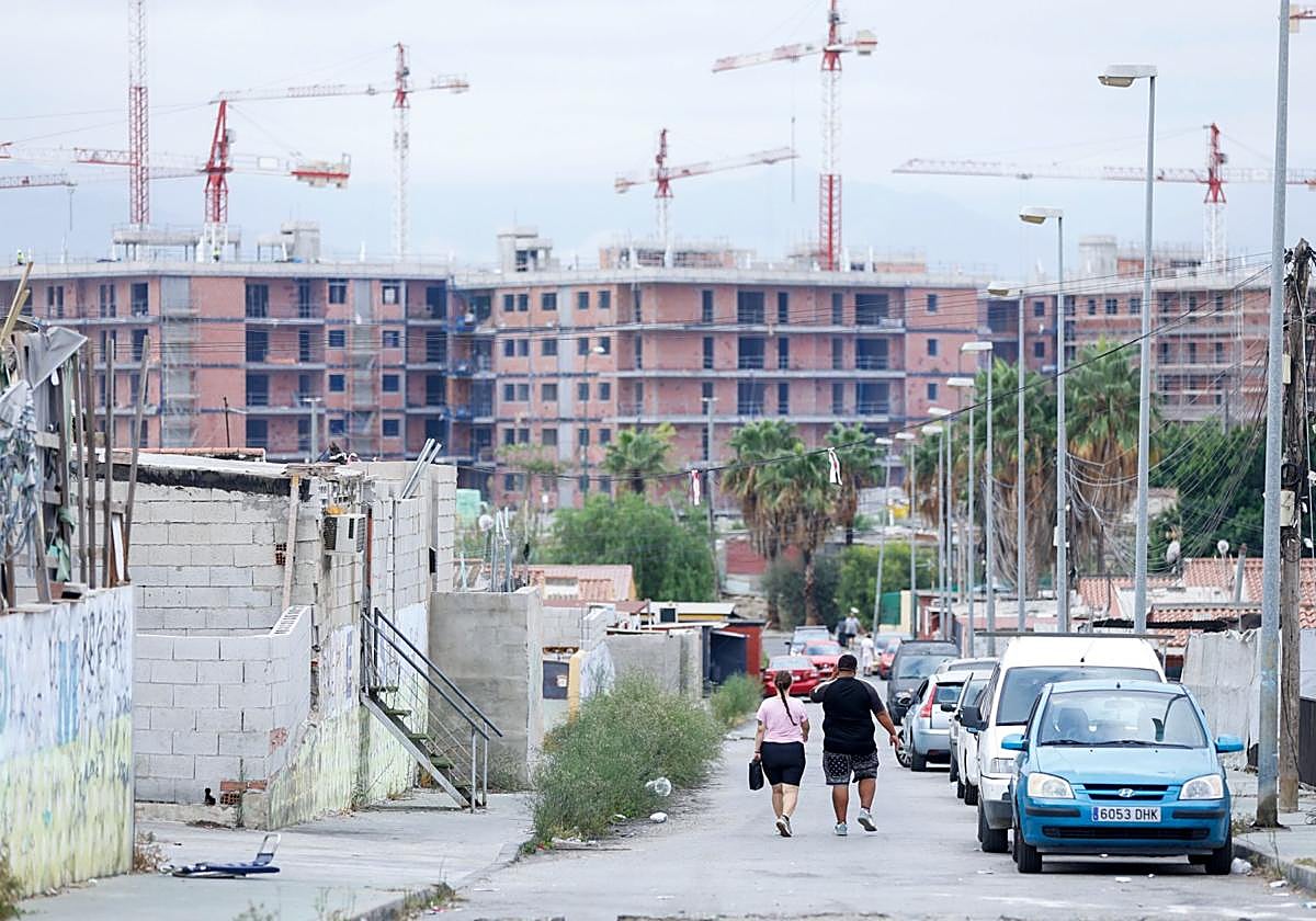 Cruz Roja considera «no habitables» tres de cada cuatro viviendas de Los Asperones en Málaga