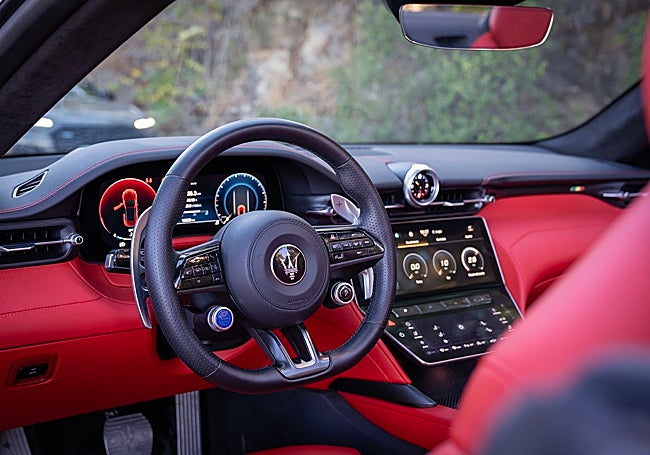 Interior Maserati GranCabrio Trofeo.