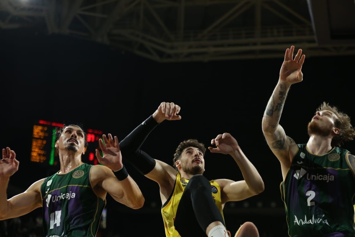 La victoria del Unicaja en la pista del Mersin turco, en imágenes