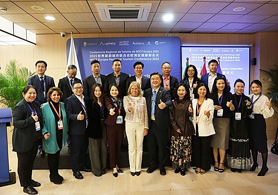 El Ayuntamiento ha firmado un acuerdo con la WTCF junto a agencias y otras empresas turísticas chinas.