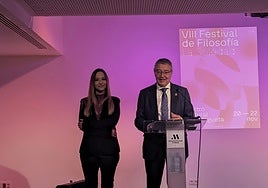 Francisco Salado y Josefa Ros en la presentación del VII Festival de Filosofía.