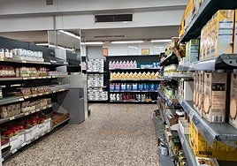 El economato de las cofradías se encuentra en la Alameda de Capuchinos.