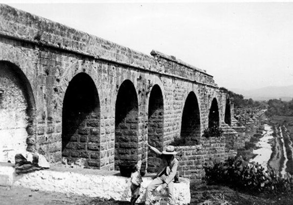 Imagen principal - La triste historia de la que iba a ser la mayor obra hidráulica de Málaga