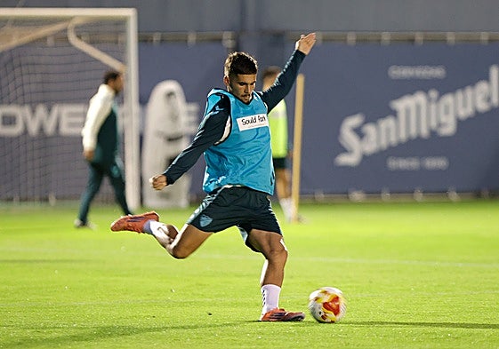Chupete, durante un entrenamiento reciente, antes de lesionarse.