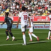 Selu Diallo se lamenta tras fallar una ocasión frente al Castellón en el Reino de León.