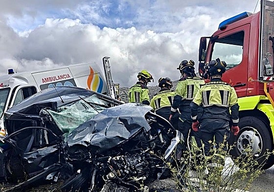 Los vehículos accidentados.
