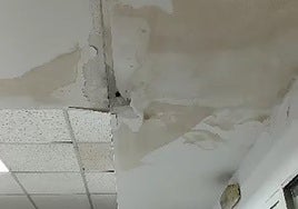 Goteras en los techos de la Jefatura de la Policía Local.