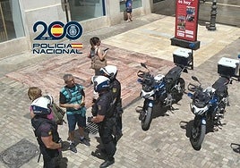 Simula ser un empleado y roba una maleta con objetos por valor de más de 47.000 euros a un turista mientras hacía el 'check in' en Málaga