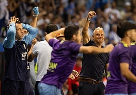 Sergio Pellicer celebra el triunfo ante el Sporting de la pasada temporada.
