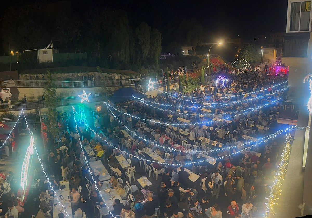 Aspecto del ambiente de la zambomba de la Cofradía del Rocío el pasado año.