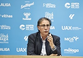 Loren Juarros, en la rueda de prensa de presentación de Funes como nuevo entrenador del Málaga.