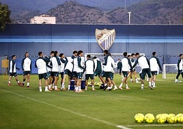 La plantilla malaguista, en una sesión reciente de trabajo.