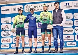 Pódium de la categoría masculina, con David Arroyo como ganador.