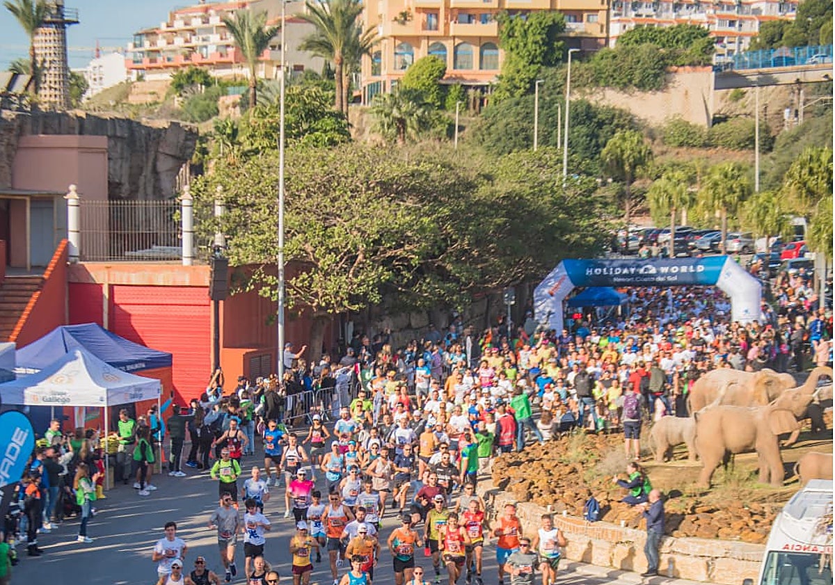 Imagen principal - Un décimo aniversario de récord para la Media Maratón Holiday World