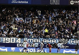 El gol de Galilea, celebrado por los malaguistas y la grada.