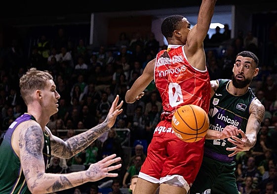 Duarte da una asistencia a Balcerowski.