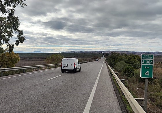 Tramo de la carretera A-384 que se va a desdoblar.