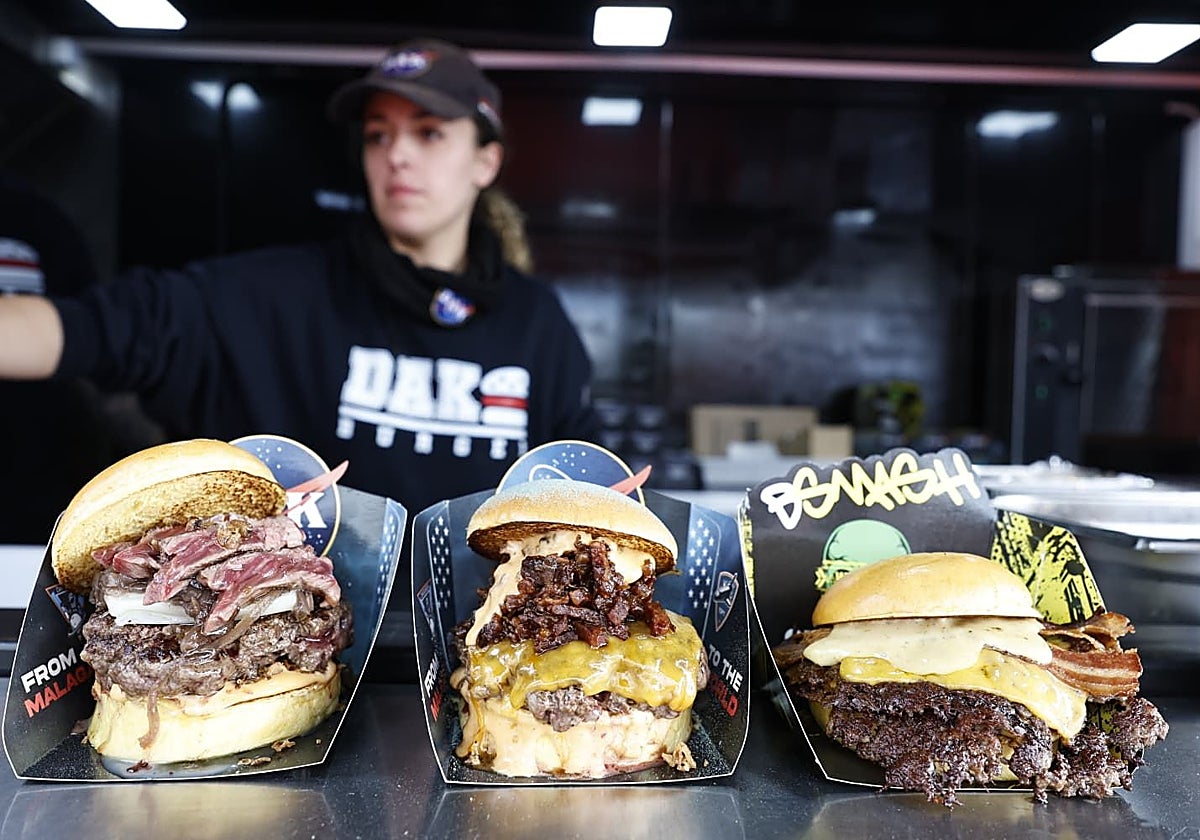 Las tres opciones de hamburguesas que se pueden probar en la foodtruck.