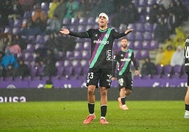 Izan Merino, durante el partido en Valladolid.