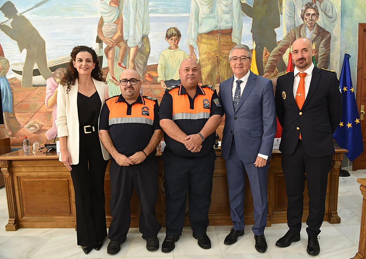 Imagen secundaria 1 - Reconocimiento a Protección Civil como «un pilar fundamental del bienestar colectivo de Rincón de la Victoria»