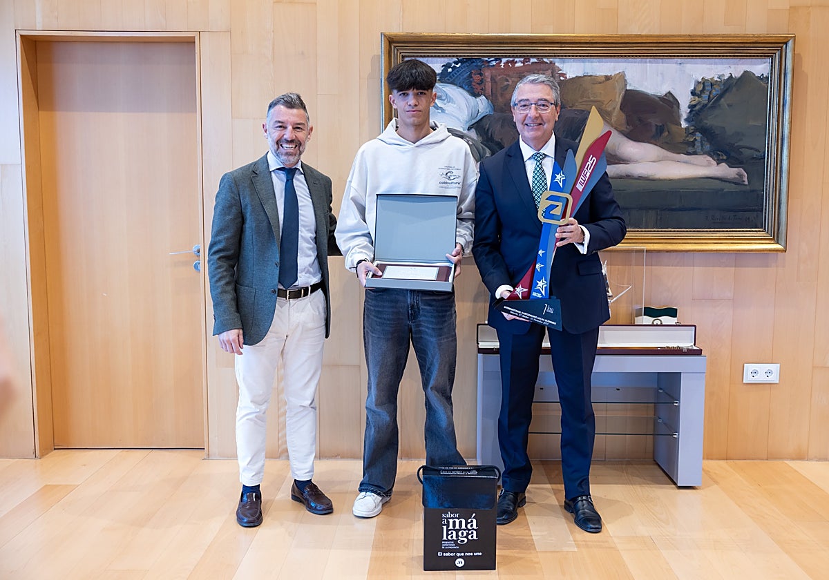 La Diputación recibe al campeón del mundo de karting, Aarón García