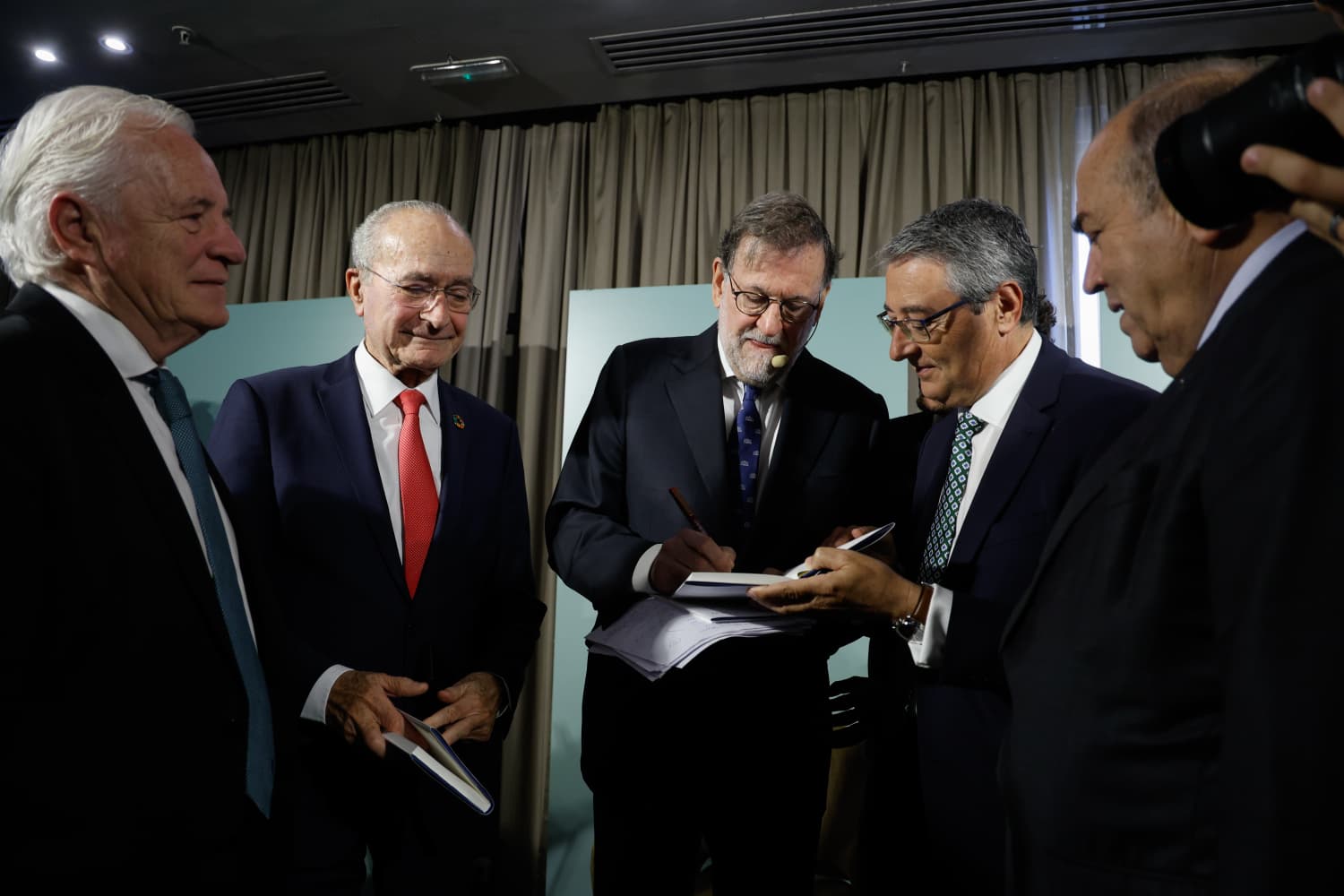 Rajoy presenta su libro en Málaga