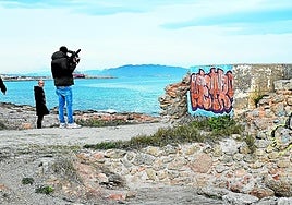 Imagen de la playa donde apareció el cadáver del menor de cuatro años en Garrucha.