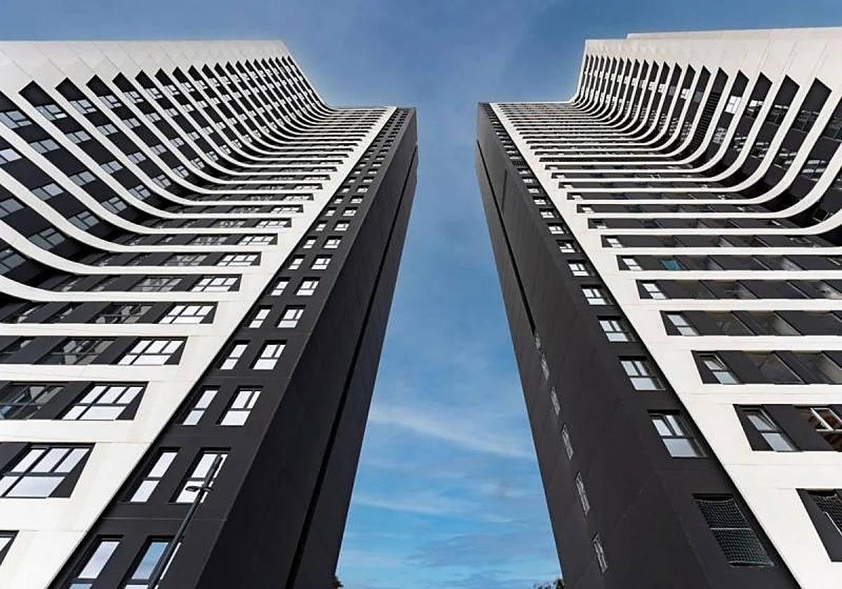 Así se ha vivido el terremoto en la planta 20 de las torres de Martiricos: «Se ha sentido muy fuerte, pero no sé si a pie de calle hubiera sido diferente»