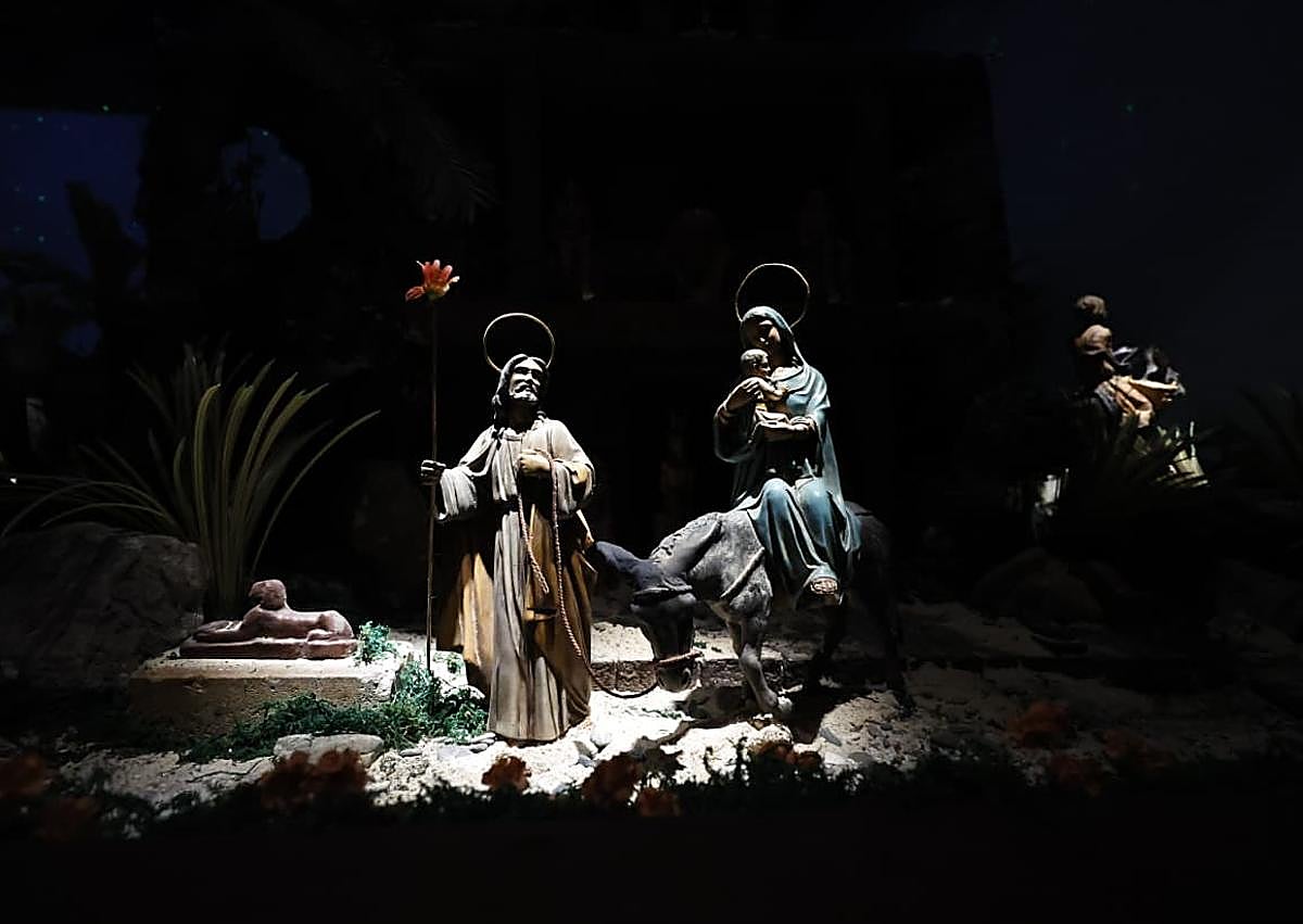 Imagen secundaria 1 - 400 figuras y siete escenas bíblicas: así es el belén del Ayuntamiento de Málaga