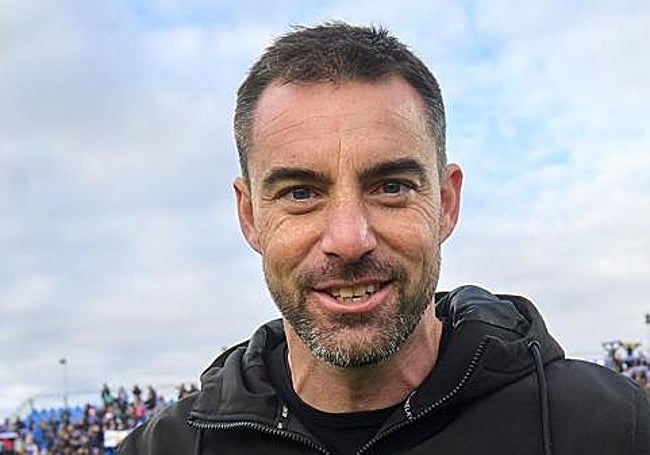 Rubén Sellés, el entrenador del Zaragoza, que ha logrado cambiar el rumbo.