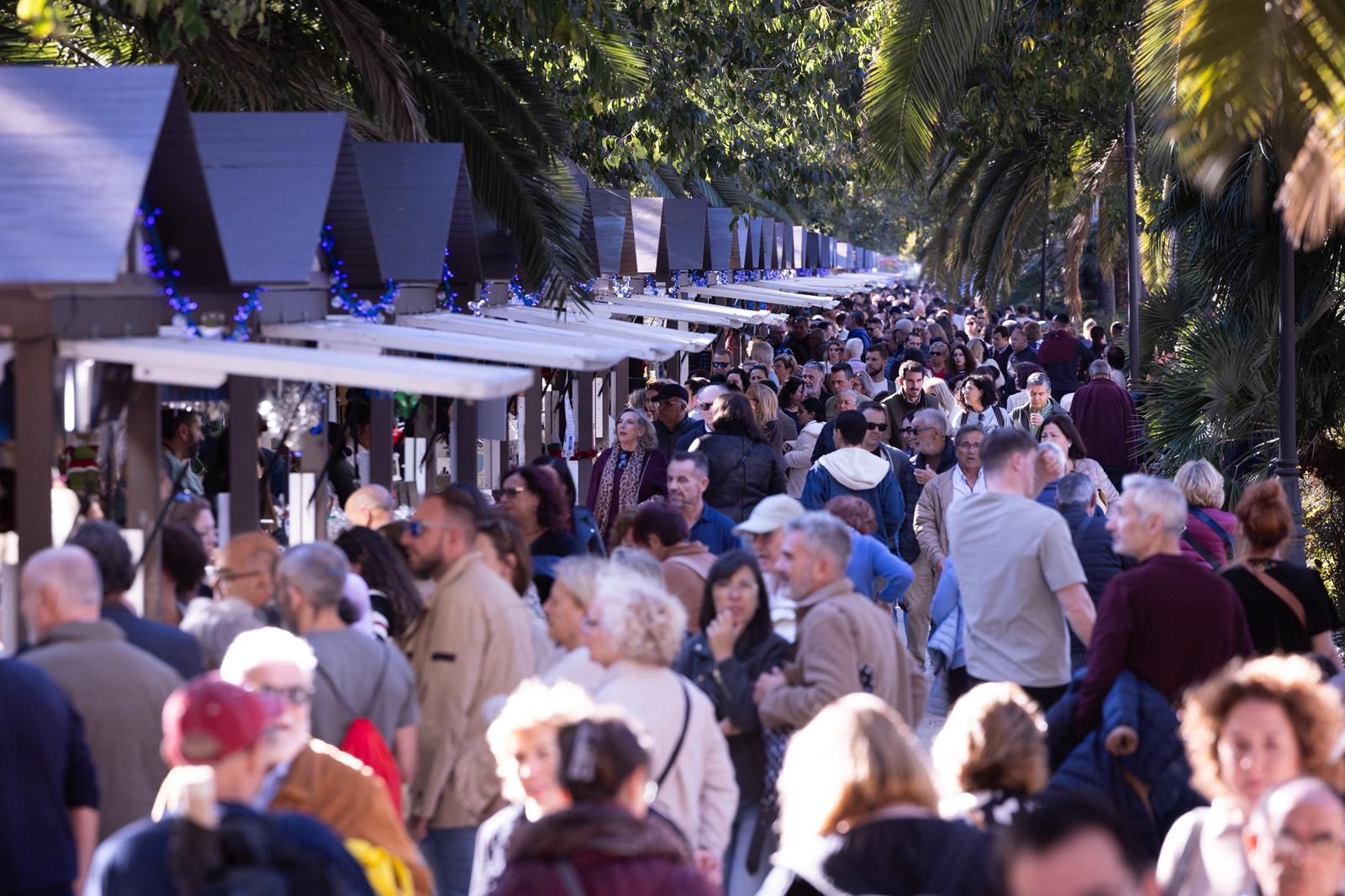 Así lucen las calles de Málaga en el primer fin de semana grande de Navidad: «Mucha gente y mucho calor»