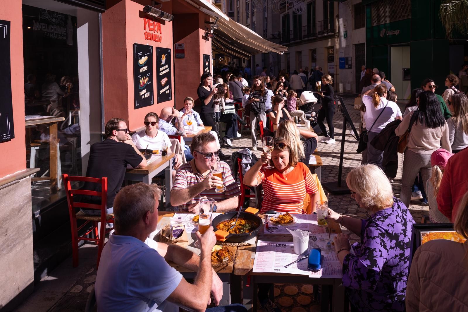 Así lucen las calles de Málaga en el primer fin de semana grande de Navidad: «Mucha gente y mucho calor»