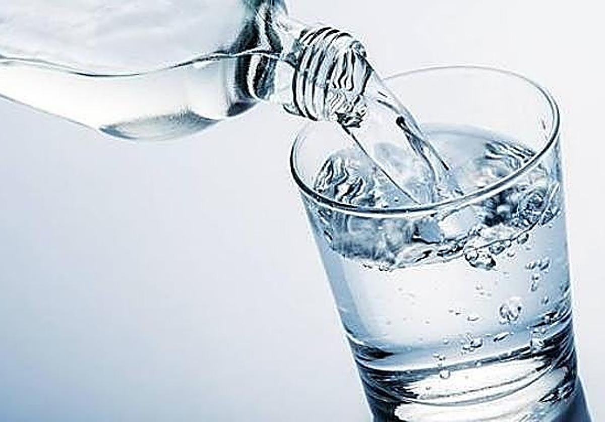 Alerta por la presencia de 'Pseudomonas aeruginosa' en botellas de agua mineral distribuidas en Andalucía