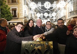La plaza de San Sebastián fue el lugar donde se encendió el alumbrado extraordinario por Navidad
