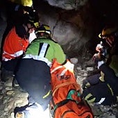 Imagen de uno de los excursionistas rescatados este domingo en Frigiliana.