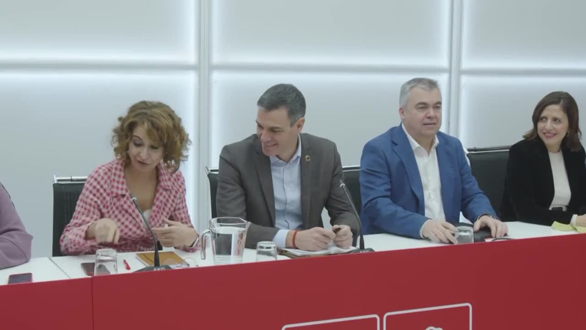 PSOE y Junts cierran un acuerdo para la delegación de competencias migratorias a la Generalitat